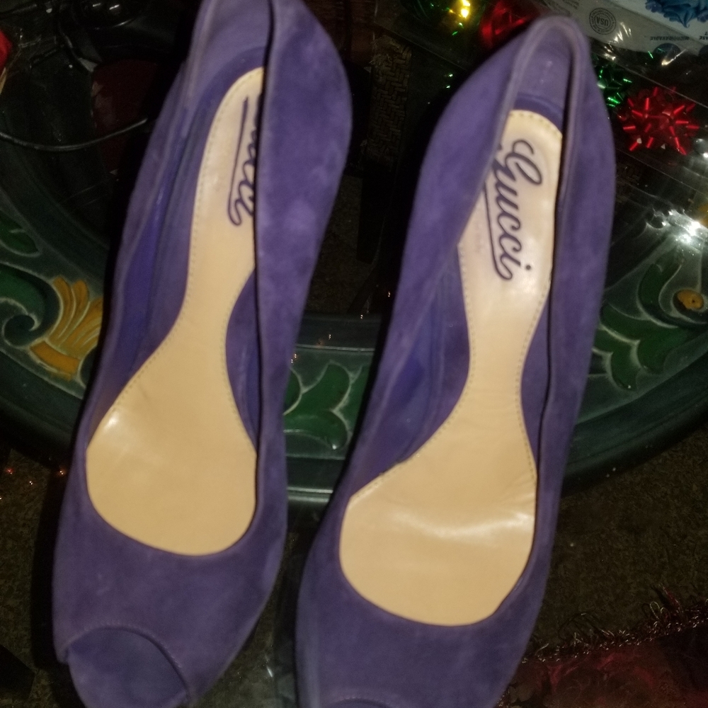 Gucci Suede Leather Round Toe Pumps